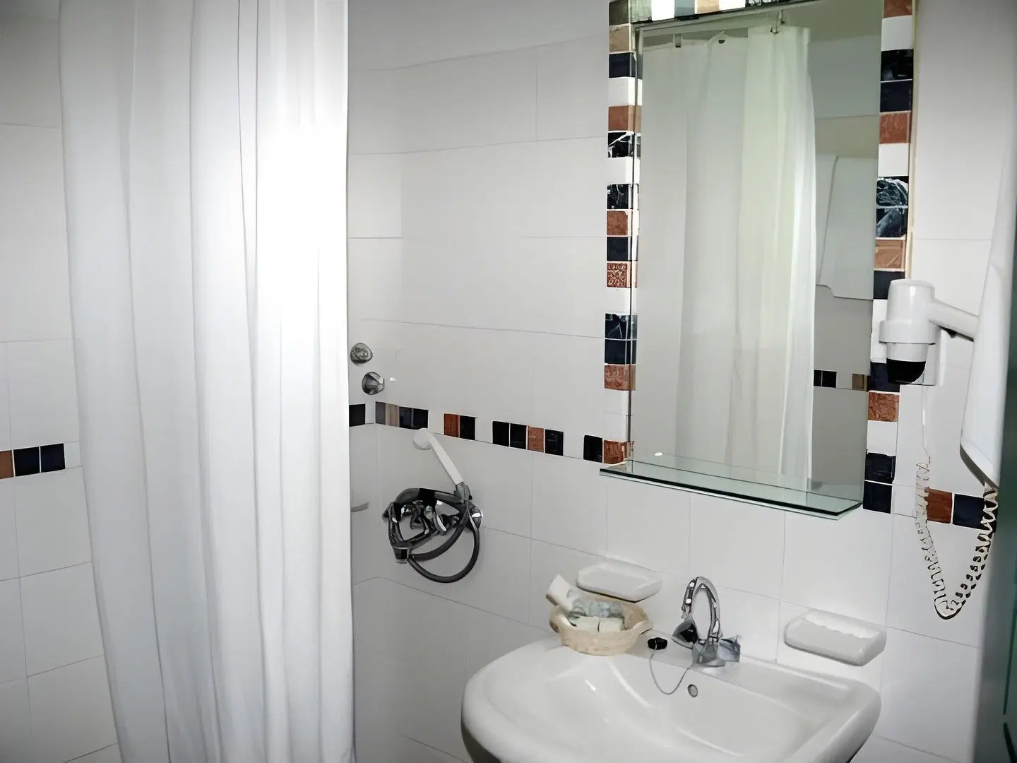 Kalidon Beach Hotel Badezimmer