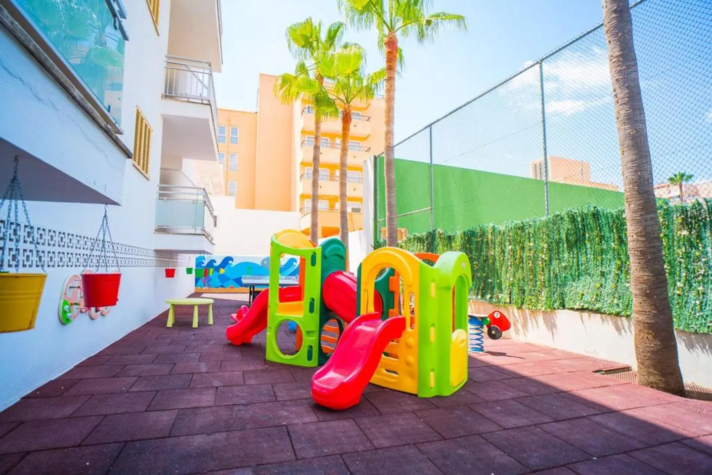 Sur SPORTS_AND_LEISURE