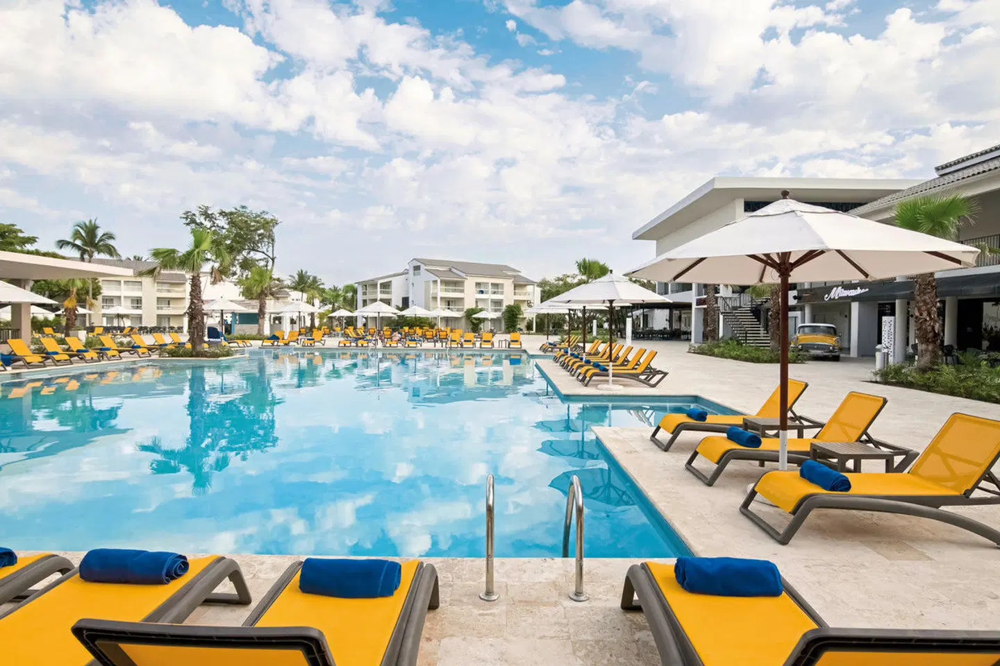 Emotions by Hodelpa Puerto Plata OUTDOOR_POOL