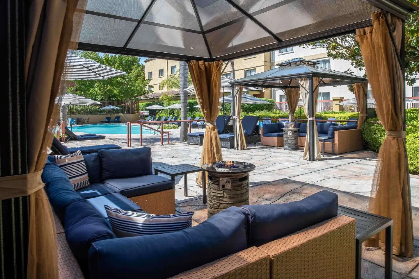 DoubleTree by Hilton Sonoma Wine Country LOUNGE_LOBBY