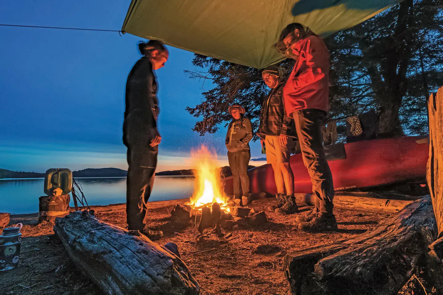 Algonquin mit dem Kanu - Zelt PEOPLE