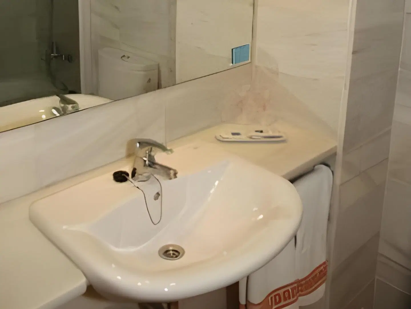 Sagitario Ciutadella Hostal Badezimmer