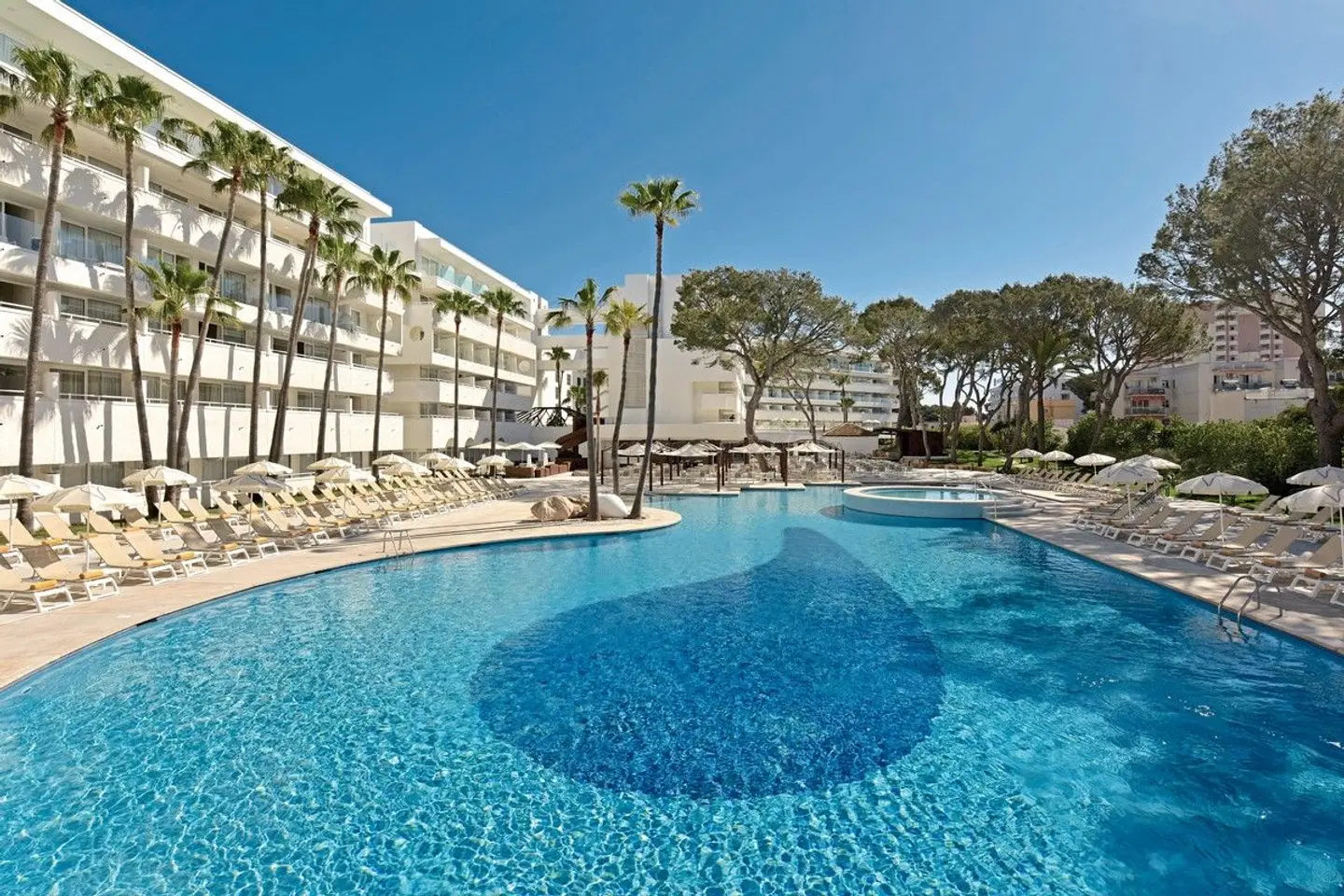 Iberostar Waves Cristina OUTDOOR_POOL