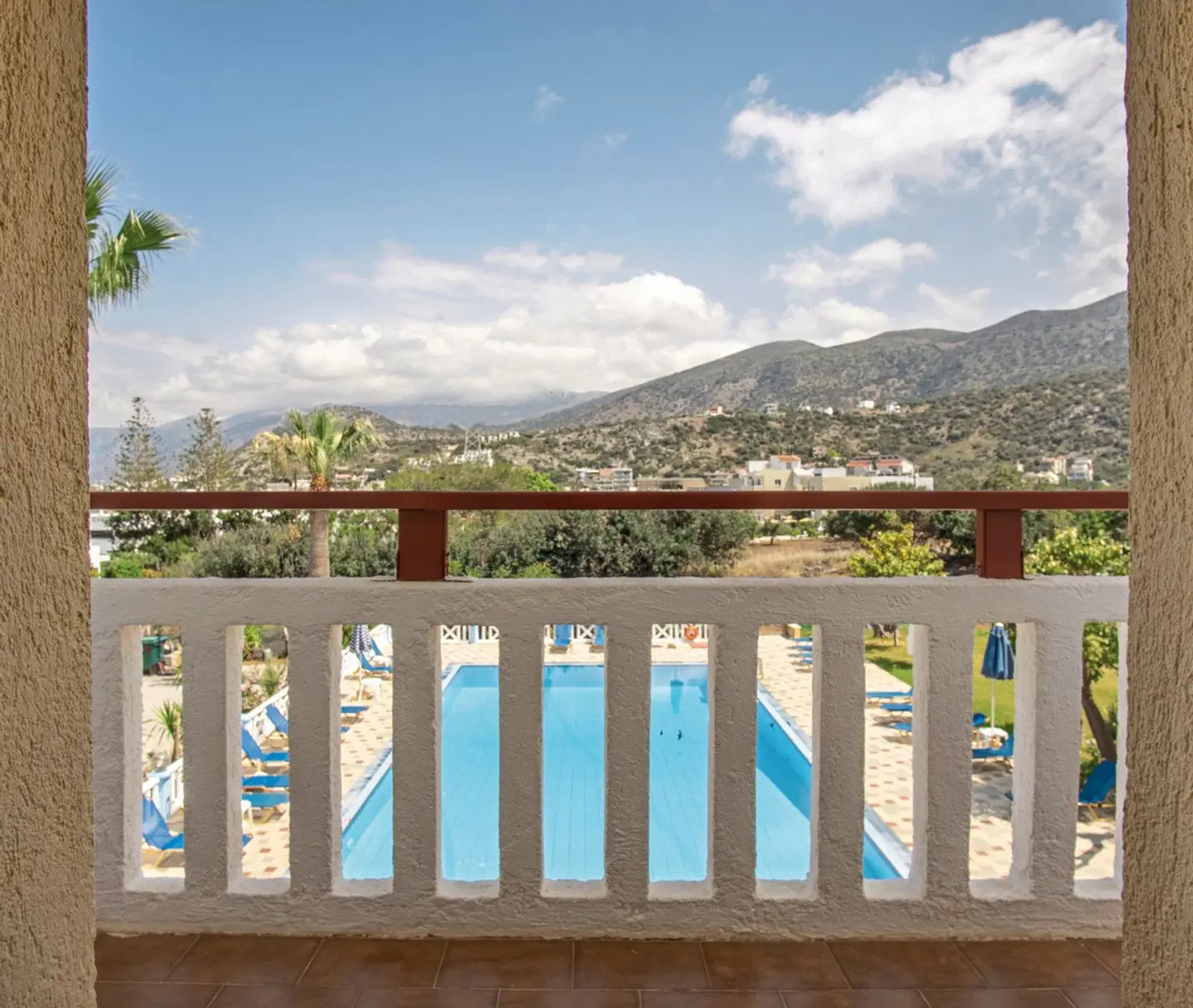 Paloma Garden & Corina Bar