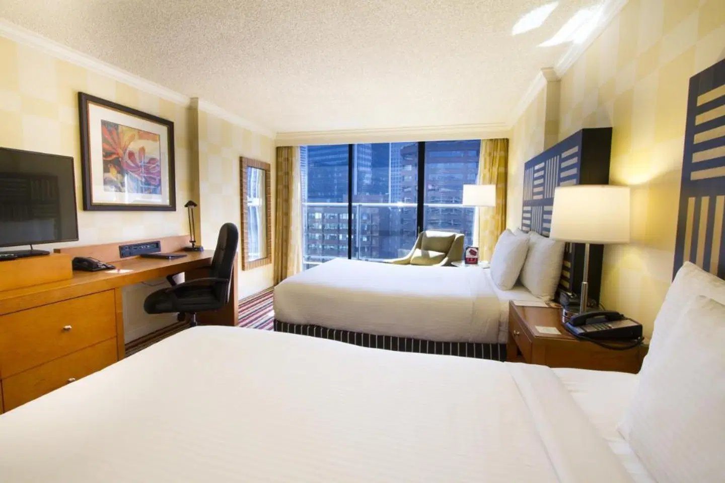 Pinnacle Hotel Vancouver Harbourfront ROOM_EXAMPLE