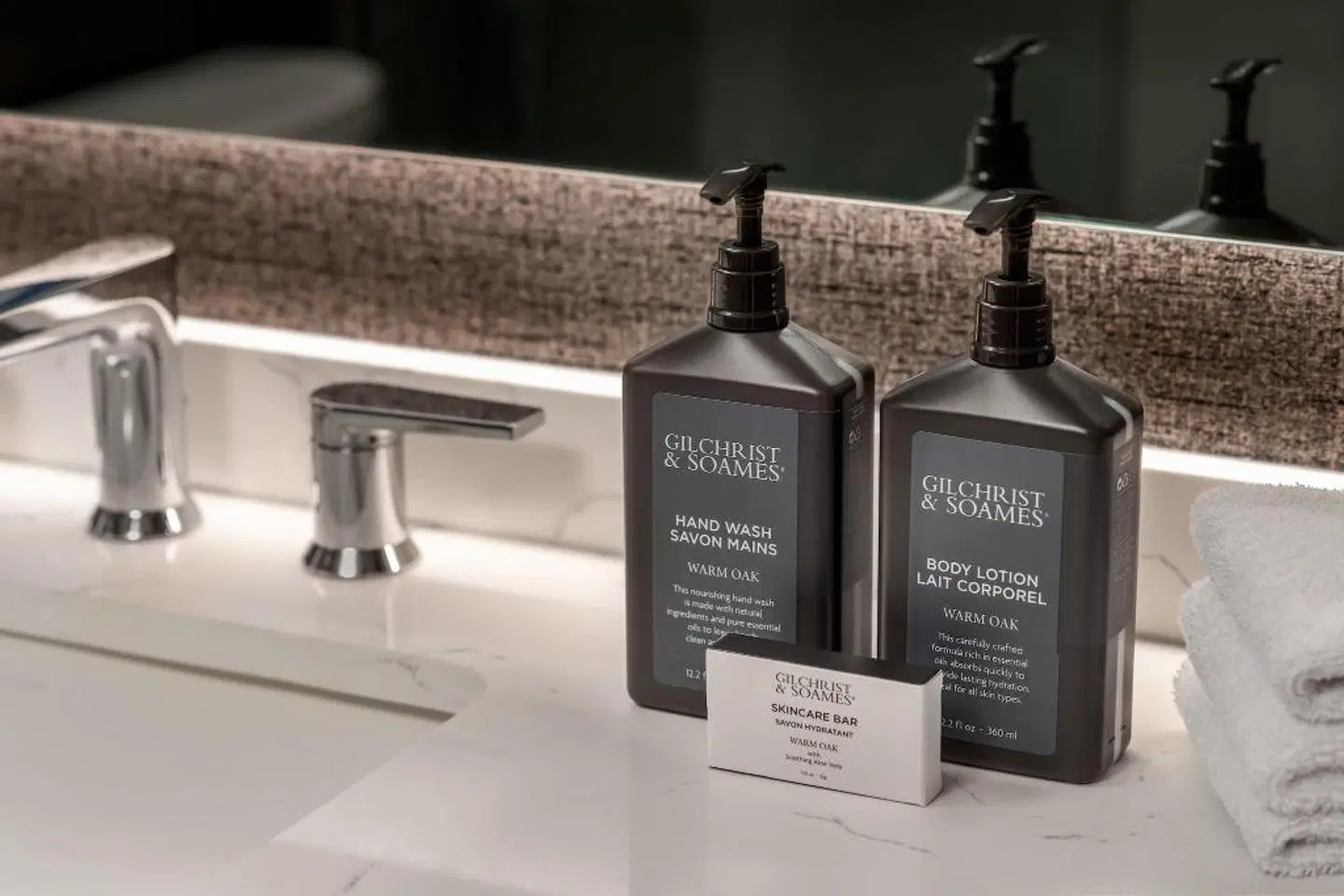 Sheraton Gateway Hotel in Toronto International Airport EXTERIOR