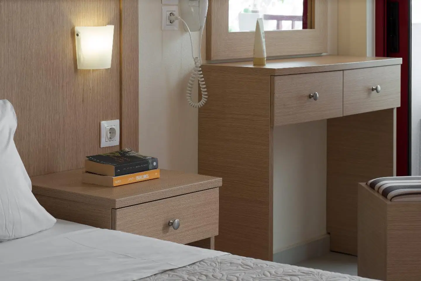 Thalassi ROOM_EXAMPLE