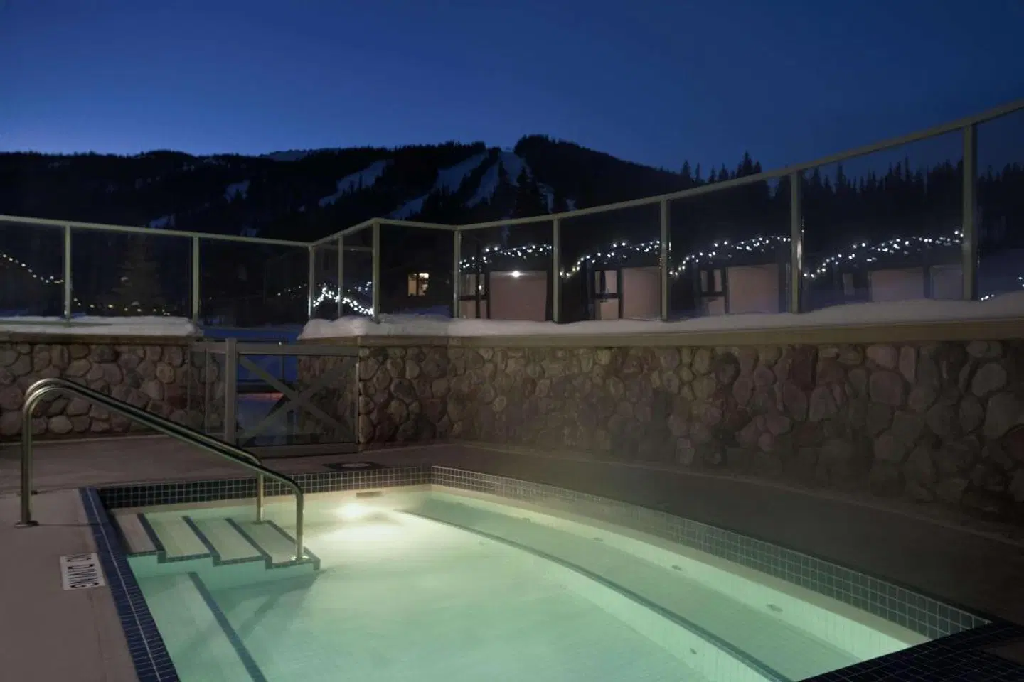 Sun Peaks Resort - Coast Sundance Lodge Terrasse