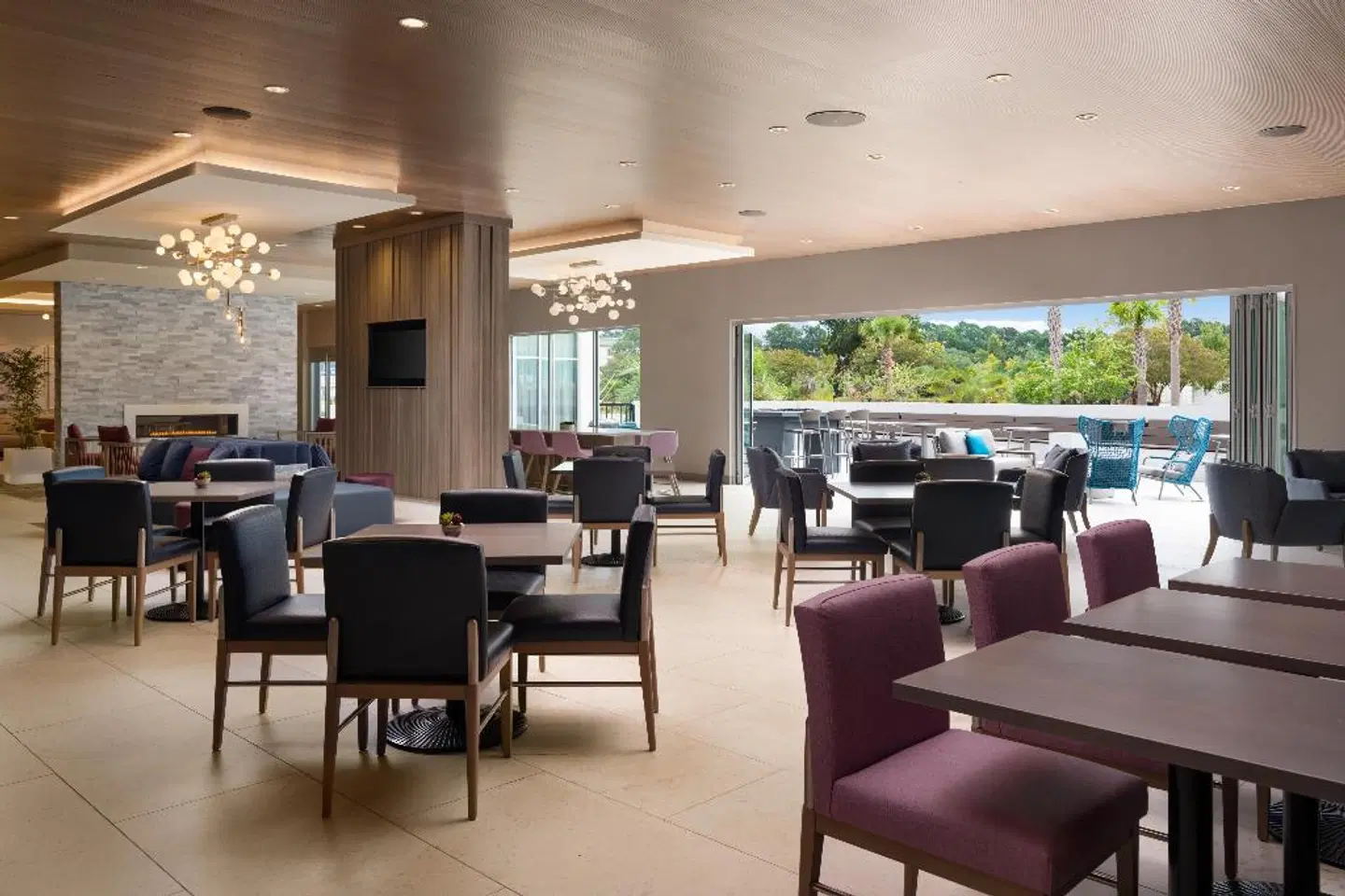 Hotel Lela Wilmington, Tapestry Collection by Hilton Bar