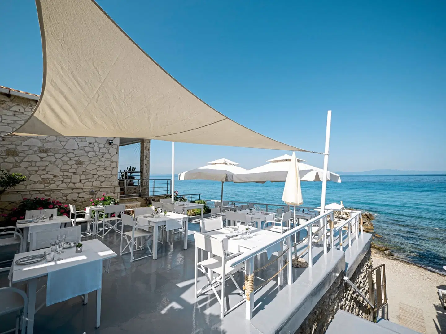 White Suites Resort Terrasse