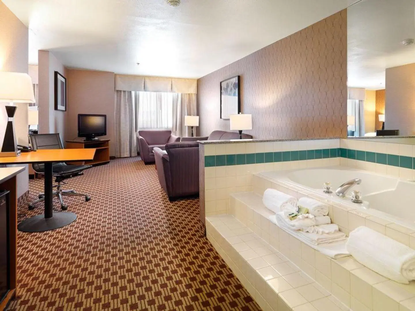 Crystal Inn Hotel & Suites - West Valley City ROOM_EXAMPLE