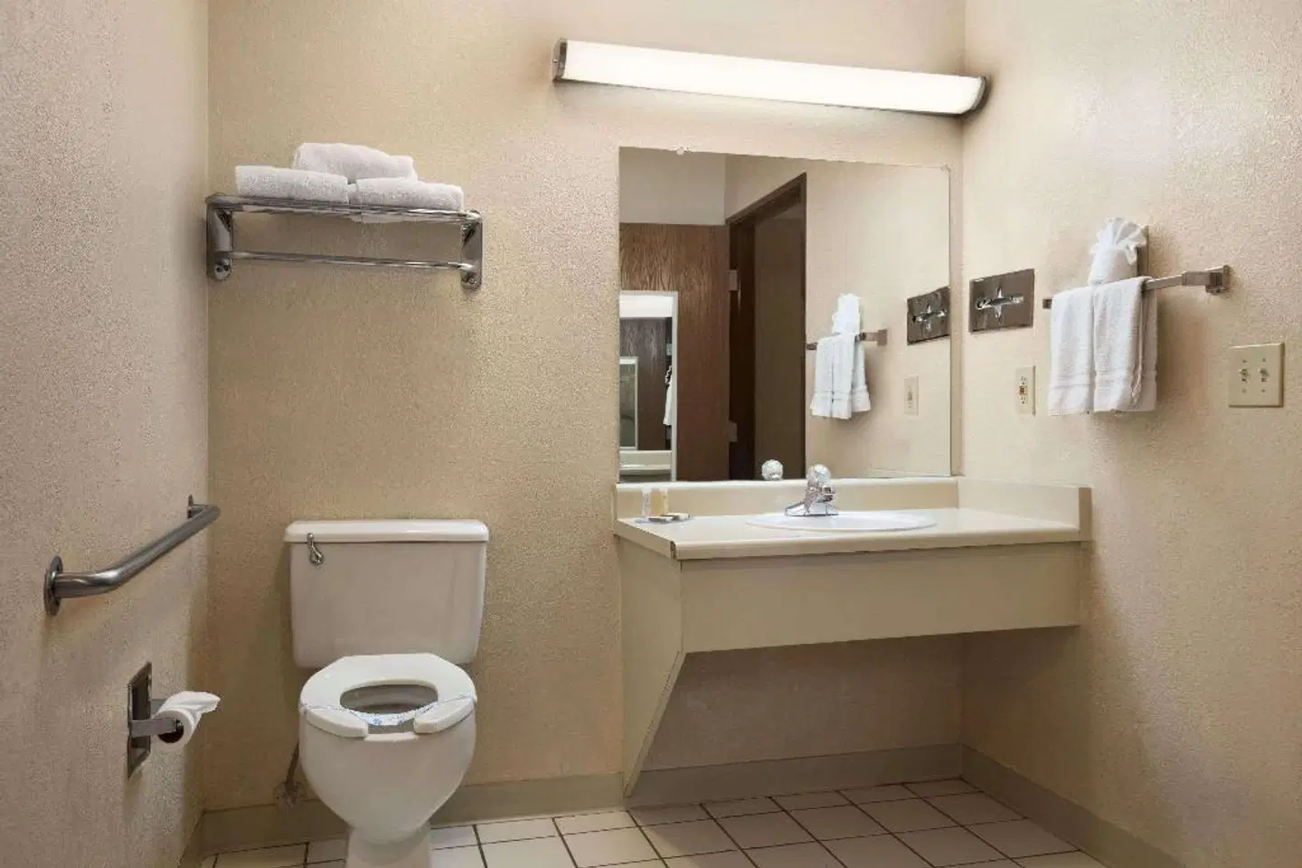 Howard Johnson Flagstaff Badezimmer