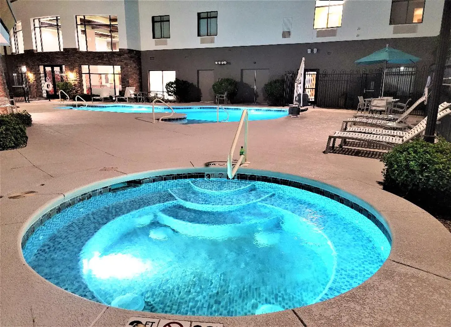 Holiday Inn Express & Suites St. George North - Zion OUTDOOR_POOL