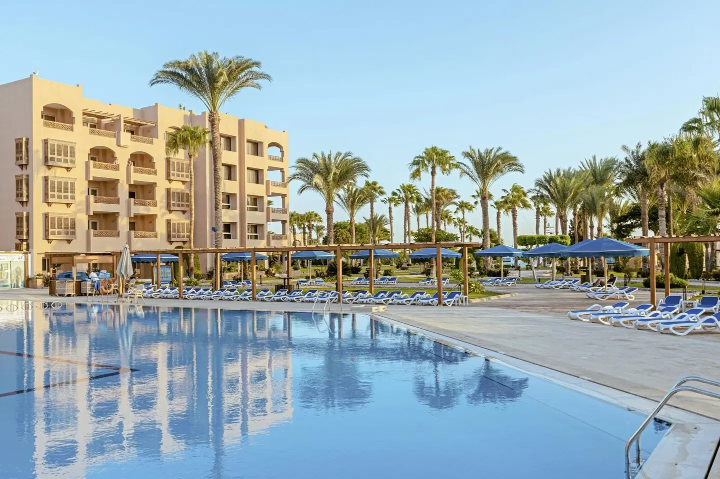 Continental Hotel Hurghada OUTDOOR_POOL