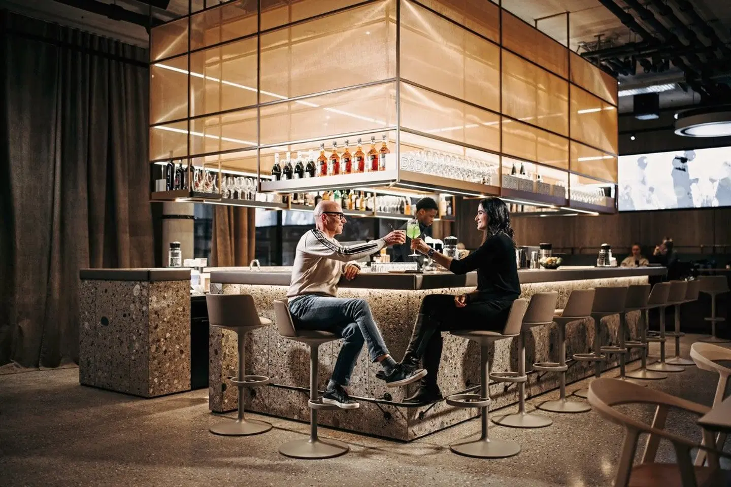 DIPS&DROPS - The First Bike And Ski Hub Bar