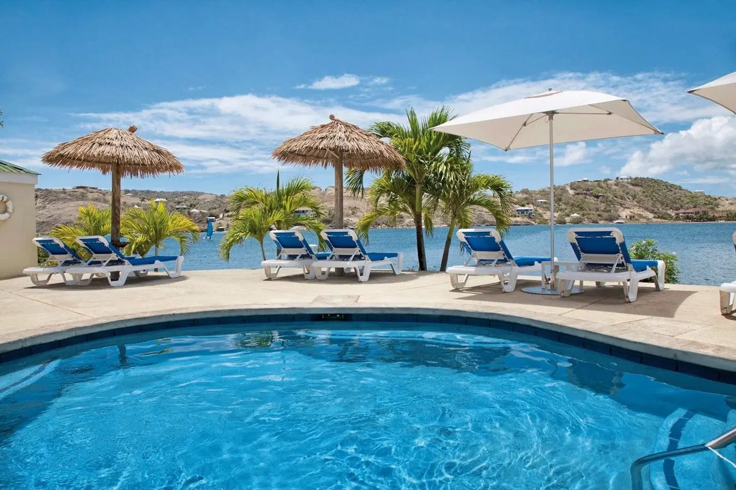 St. James's Club & Villas OUTDOOR_POOL