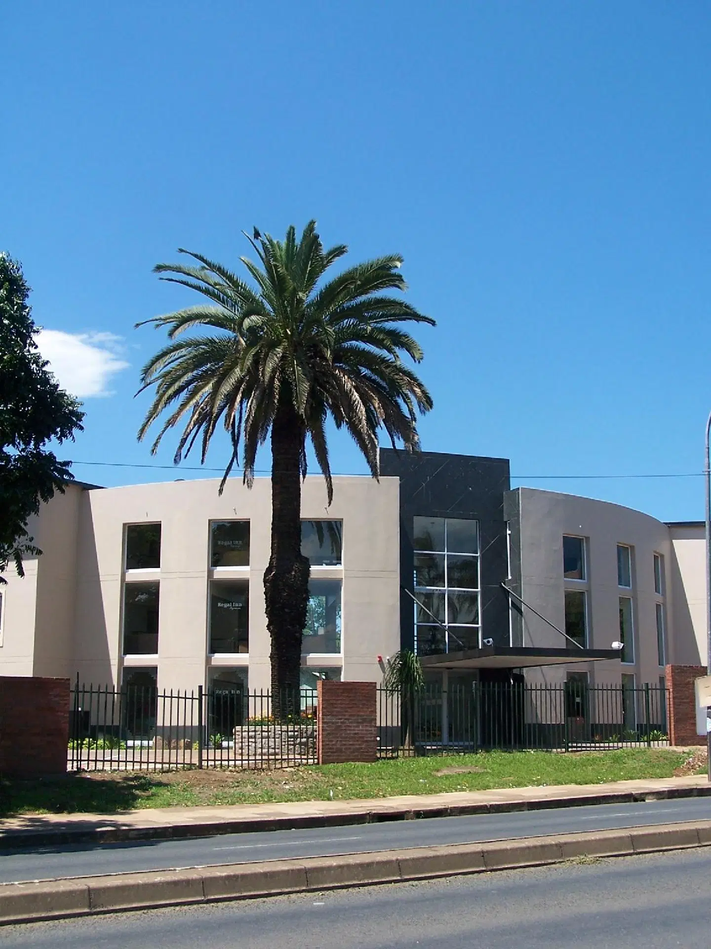 Regal Inn Xpress PMBurg EXTERIOR