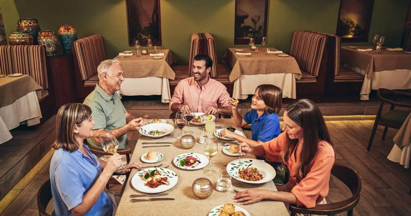 Park Royal Beach Cancún PEOPLE