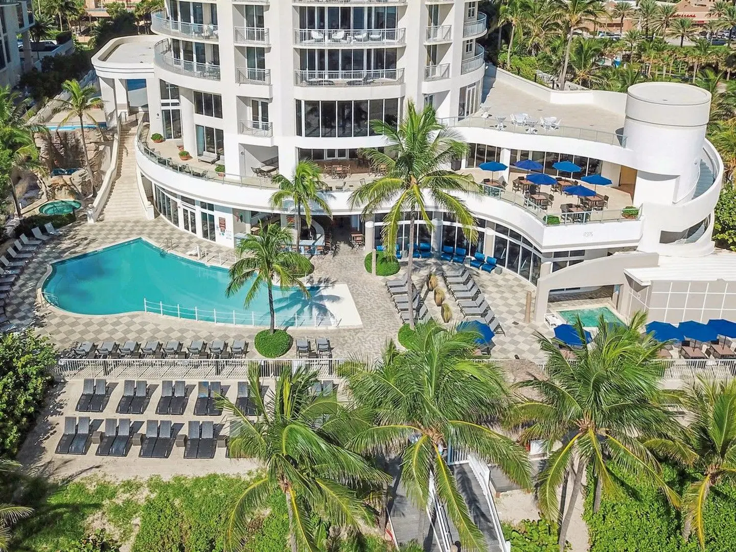 Doubletree Ocean Point Resort & Spa EXTERIOR