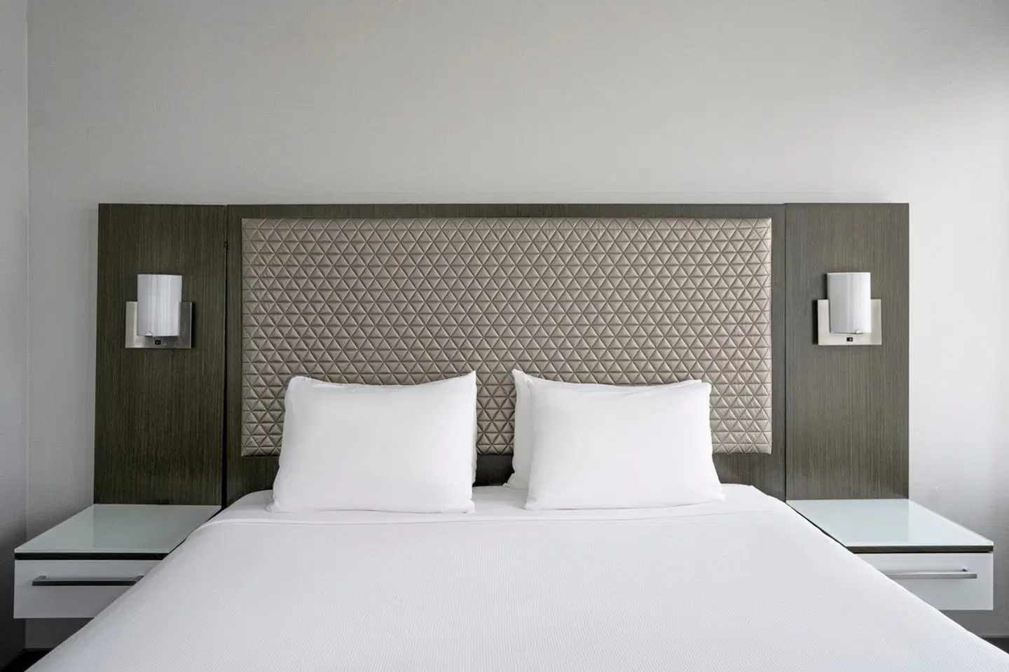 Hyatt House Washington DC / Downtown / Convention Center ROOM_EXAMPLE