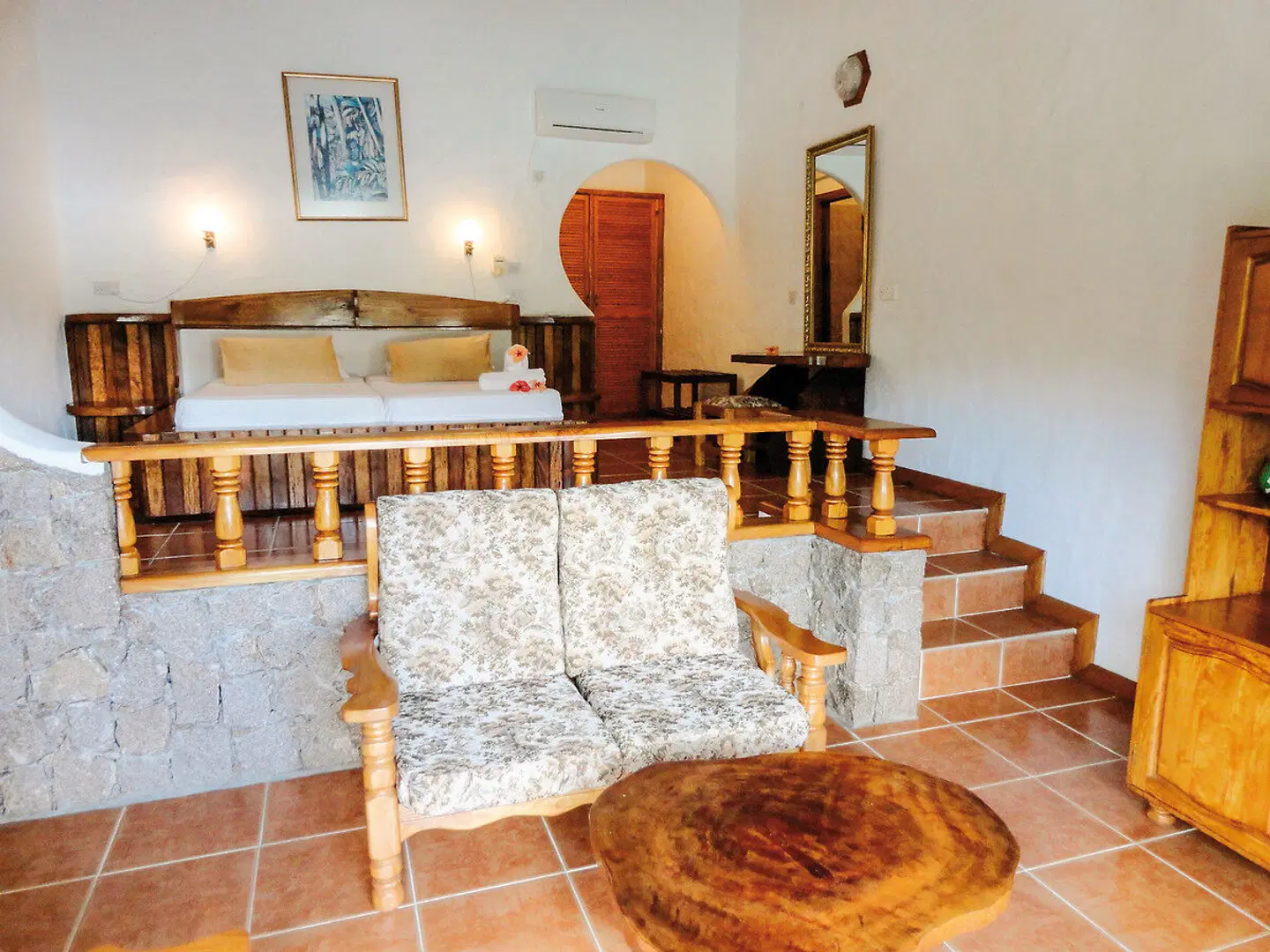 Lazare Picault ROOM_EXAMPLE