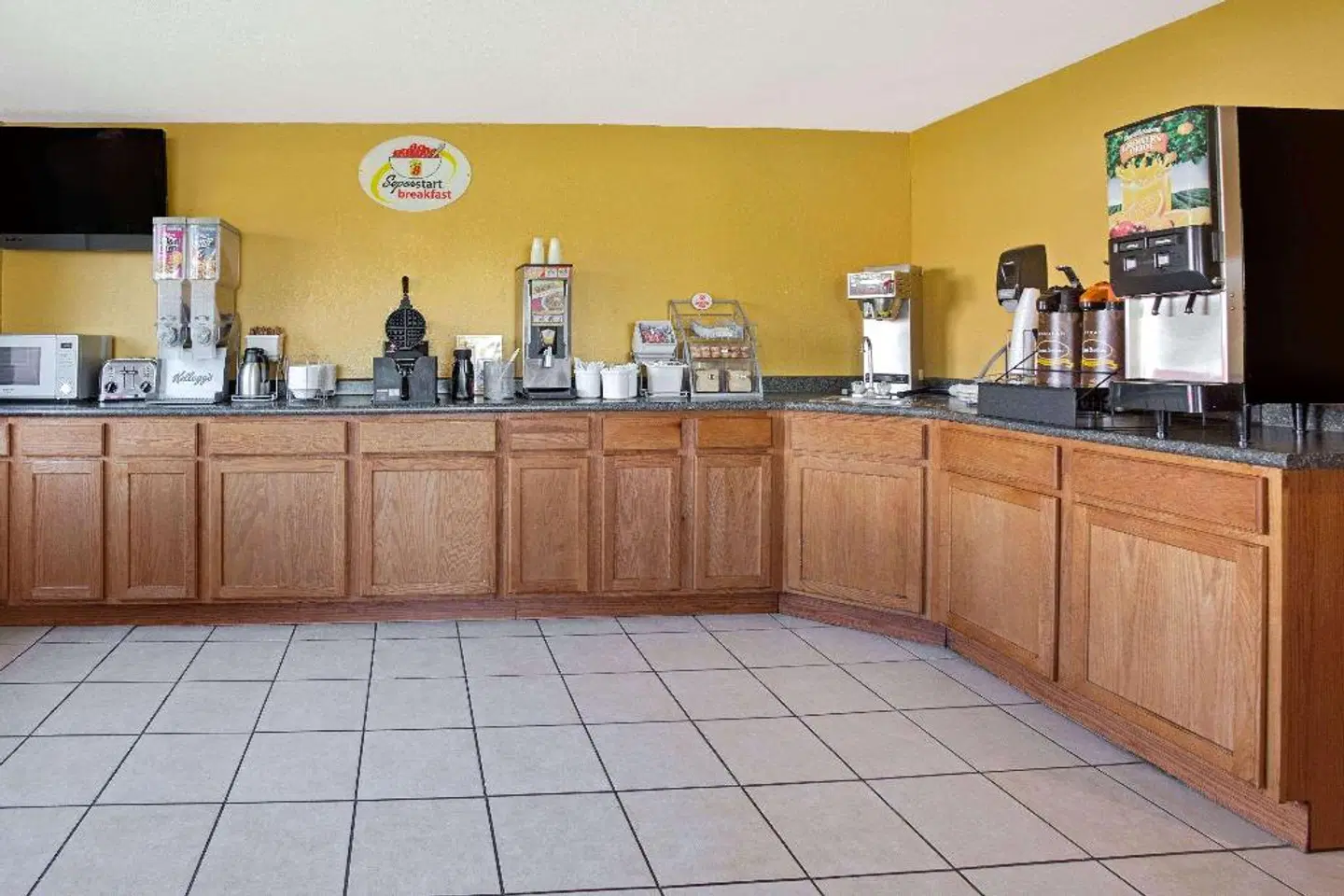 Super 8 by Wyndham Denver Stapleton LOUNGE_LOBBY