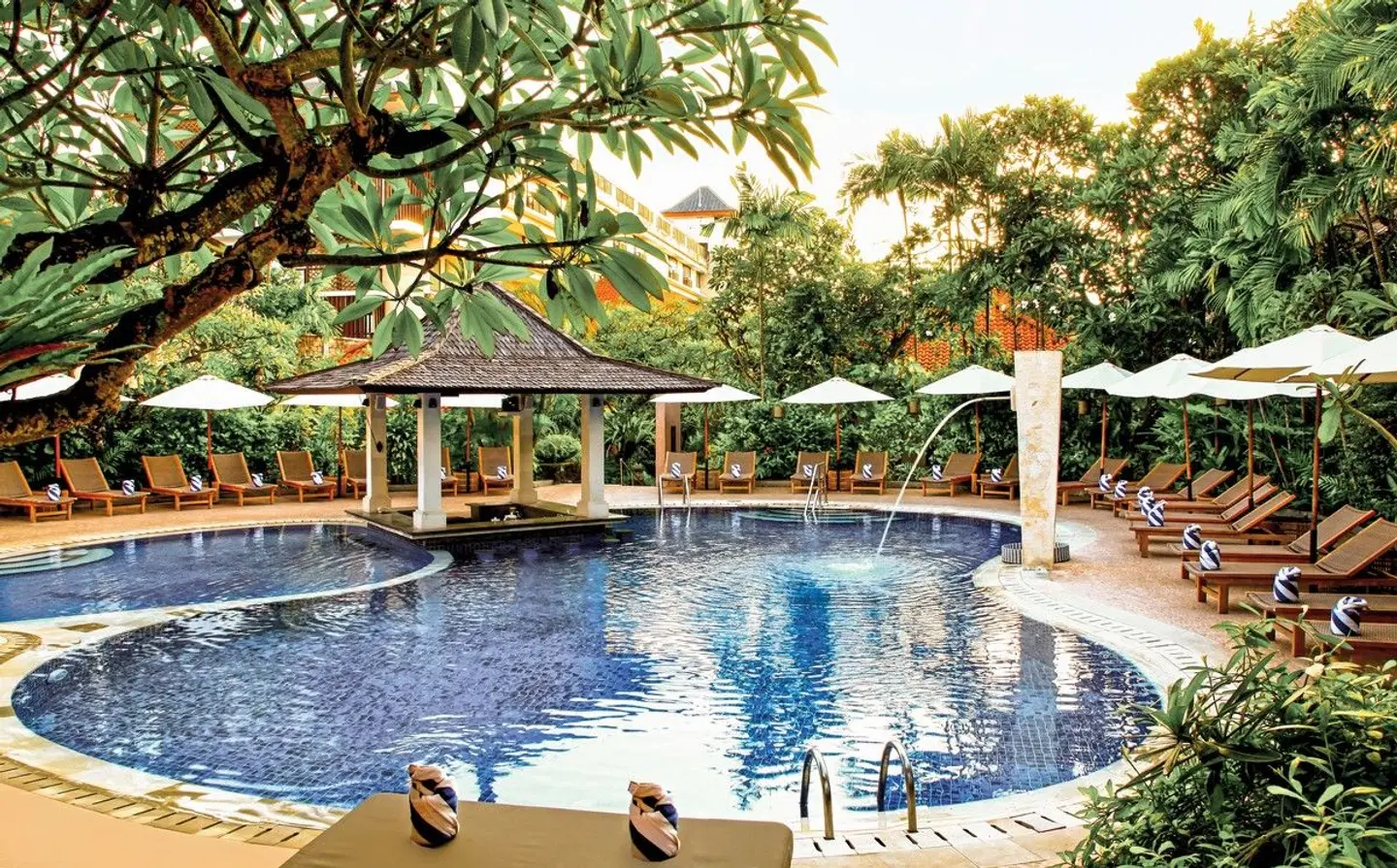 Puri Raja Hotel Legian Bali OUTDOOR_POOL