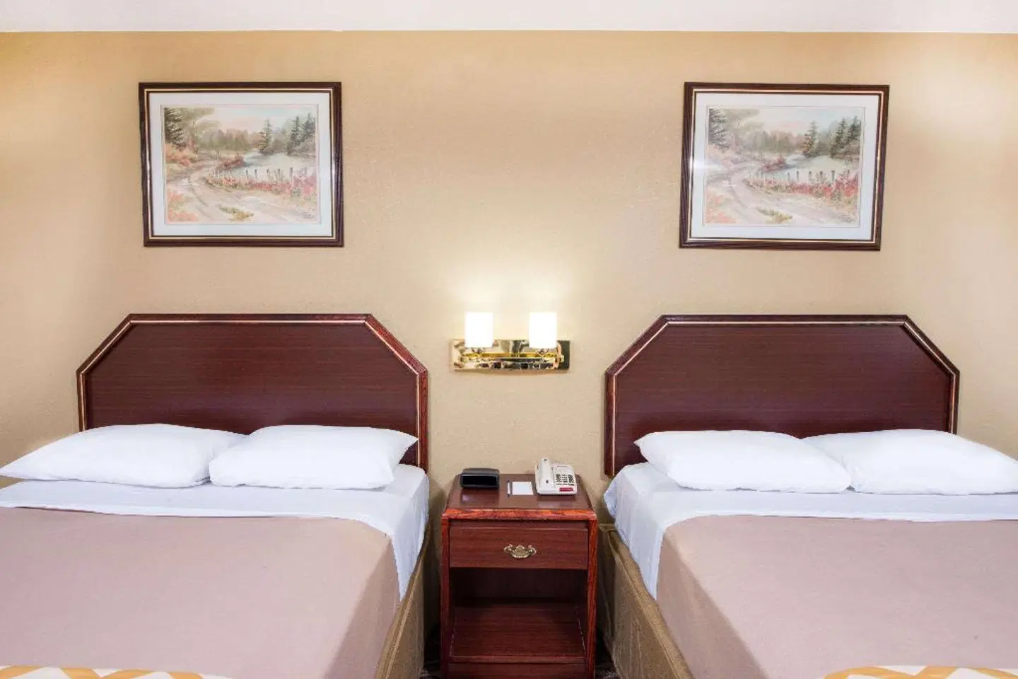 Terre Haute Travelodge ROOM_EXAMPLE