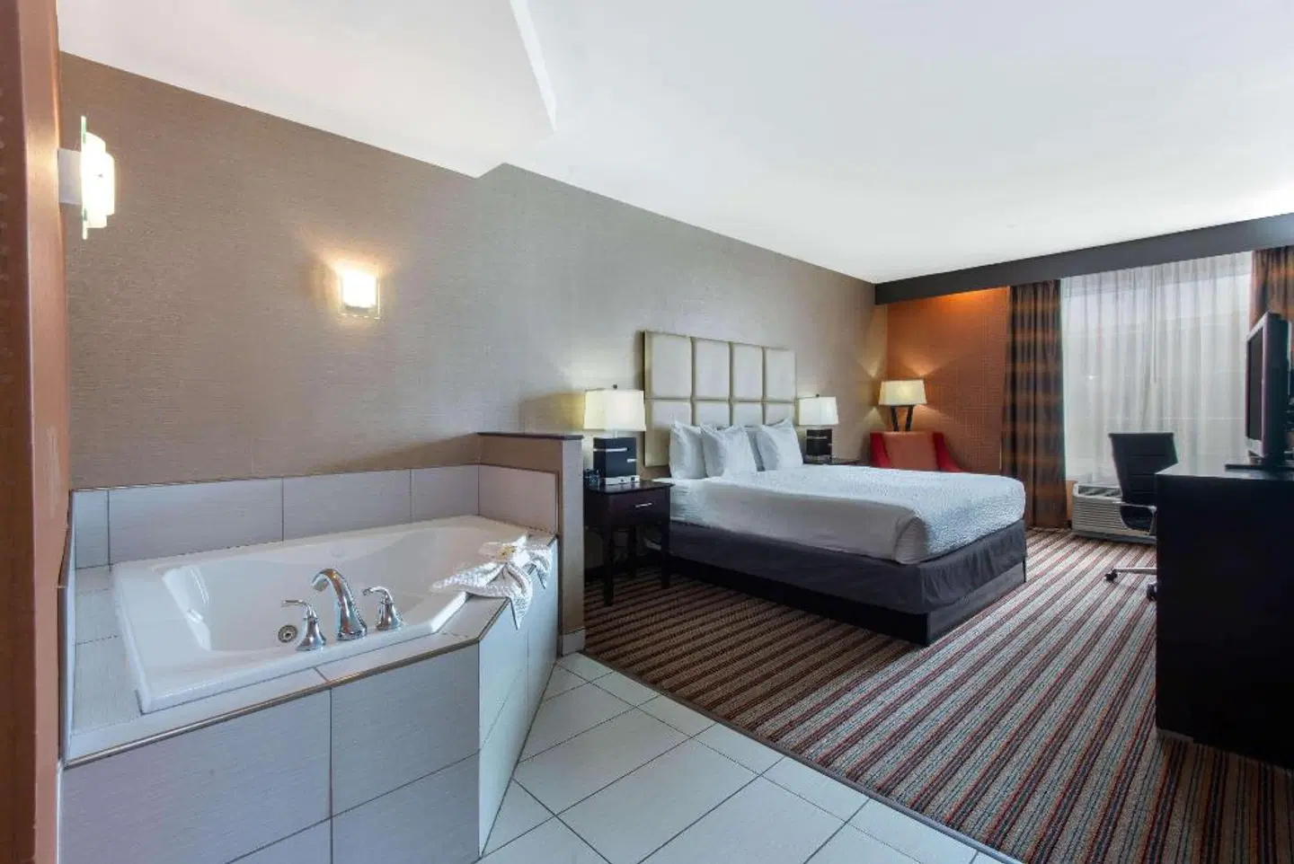 La Quinta Inn & Suites Harrisburg-Hershey ROOM_EXAMPLE