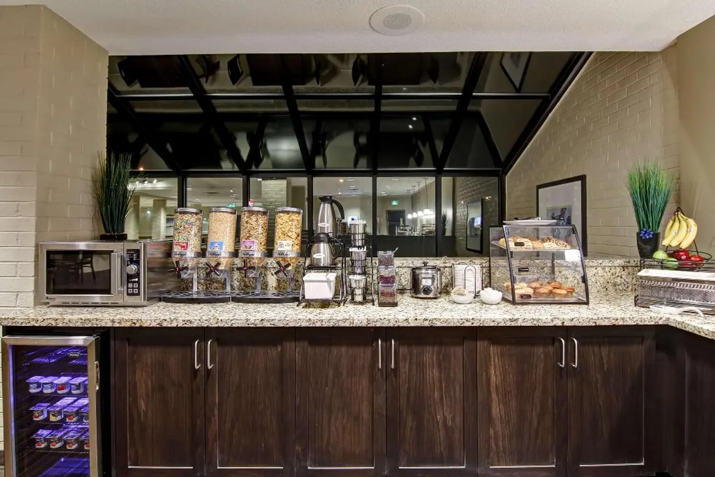 Best Western London Airport Inn & Suites Restaurant