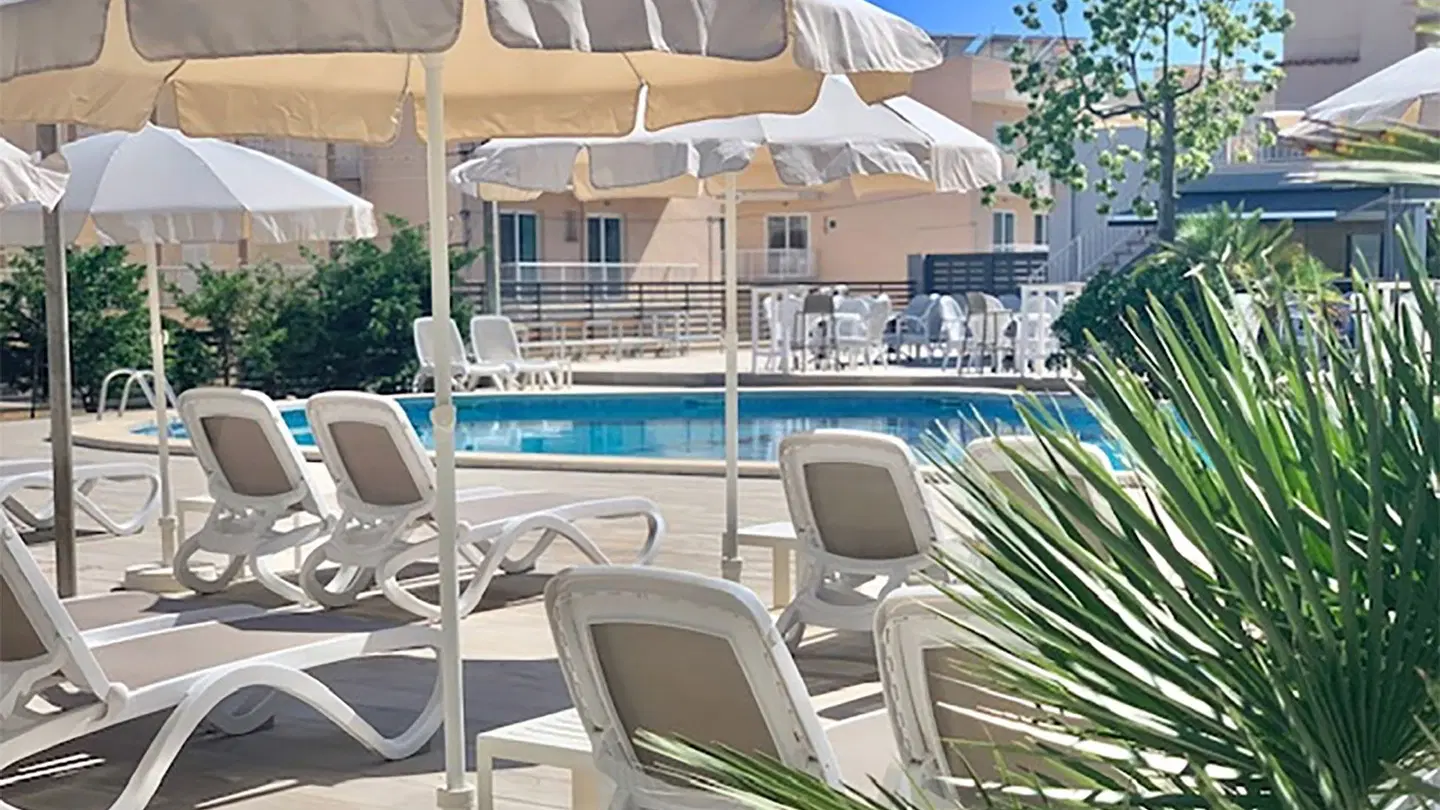 Lliteras OUTDOOR_POOL