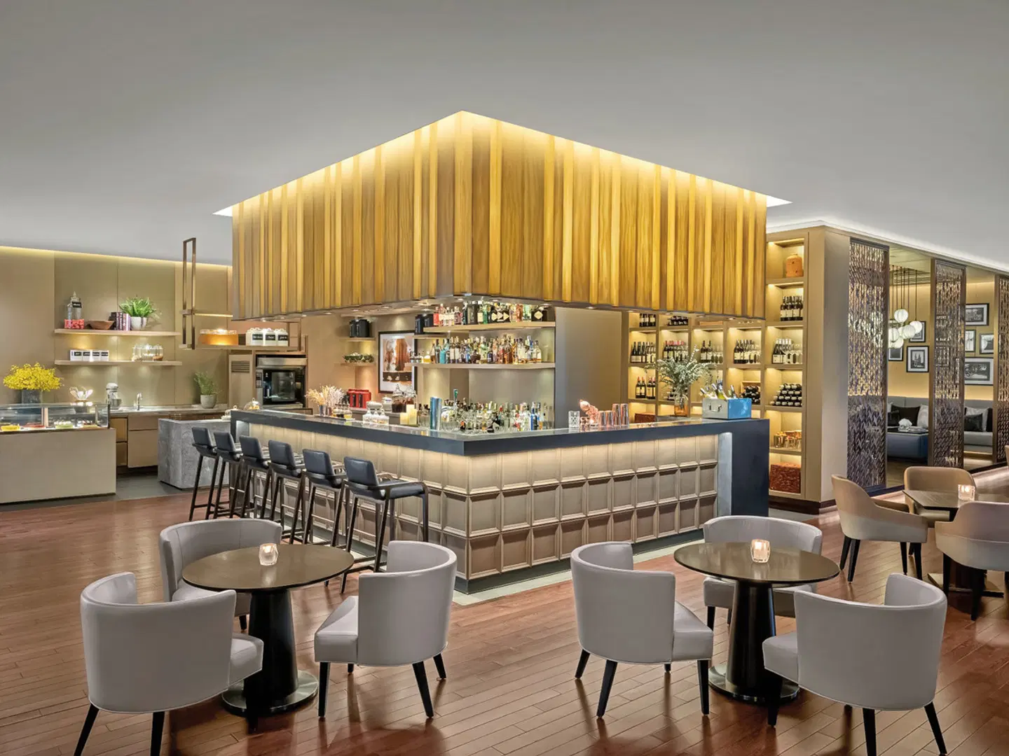 New World Saigon Hotel Bar