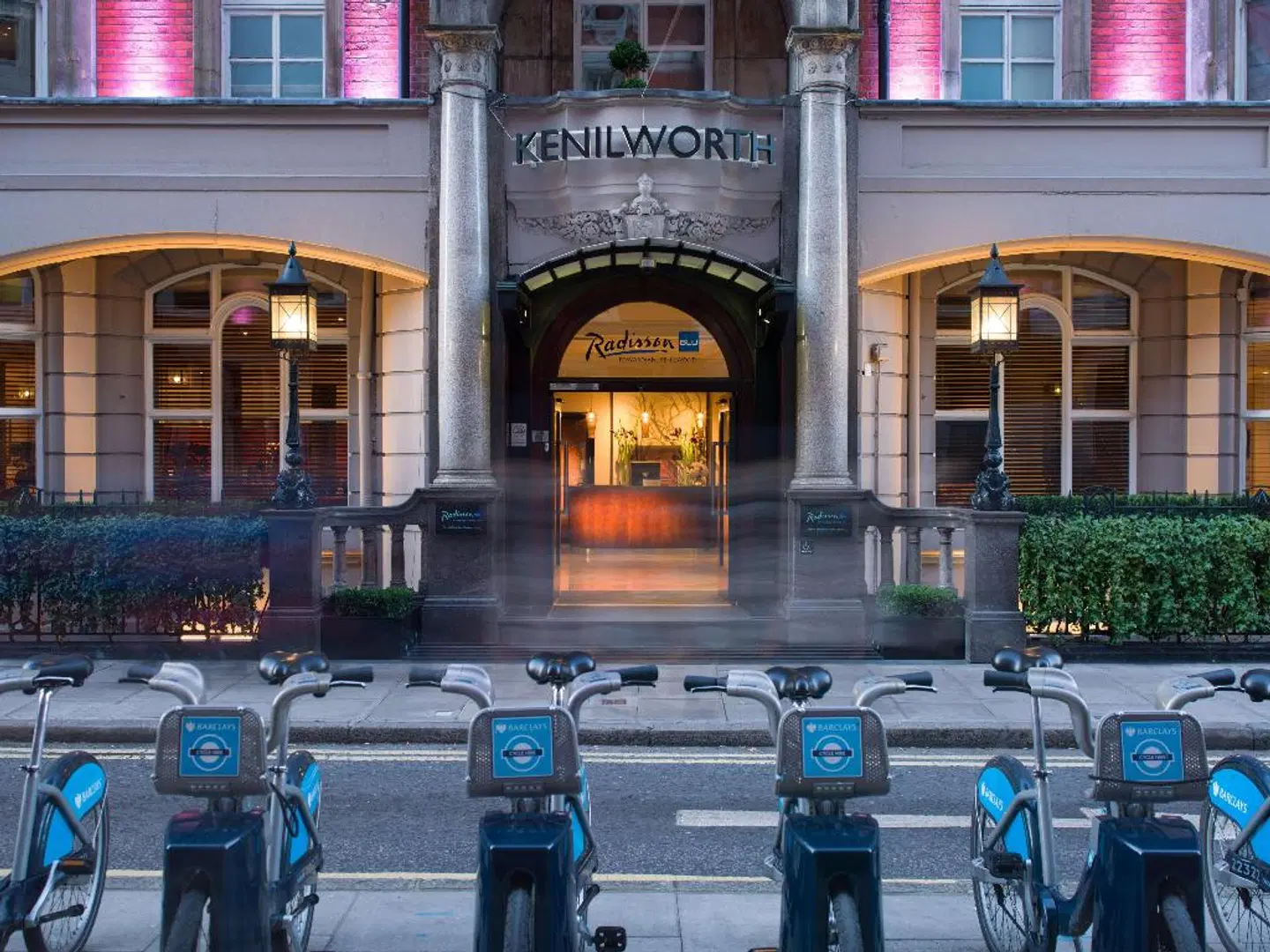 Radisson Blu Edwardian Kenilworth Hotel EXTERIOR