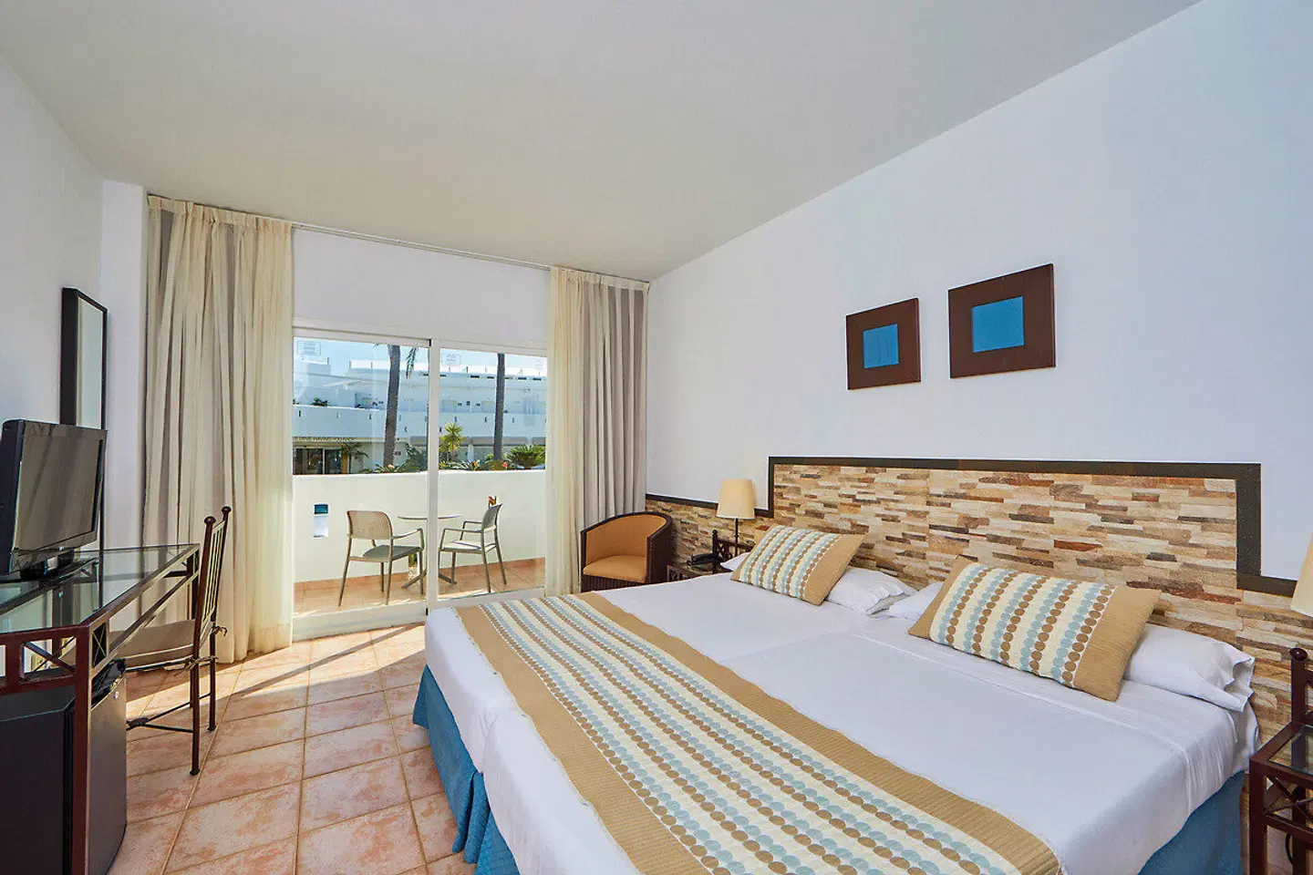 Fergus Conil Park ROOM_EXAMPLE