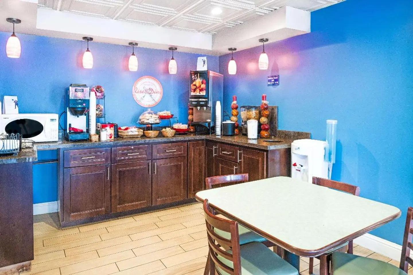 Howard Johnson-Golden Gate Bar