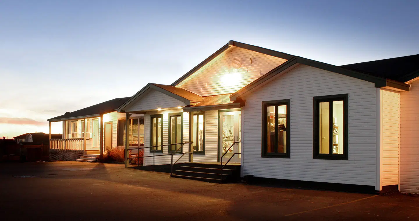 Shallow Bay Motel & Cabins Conference Centre EXTERIOR