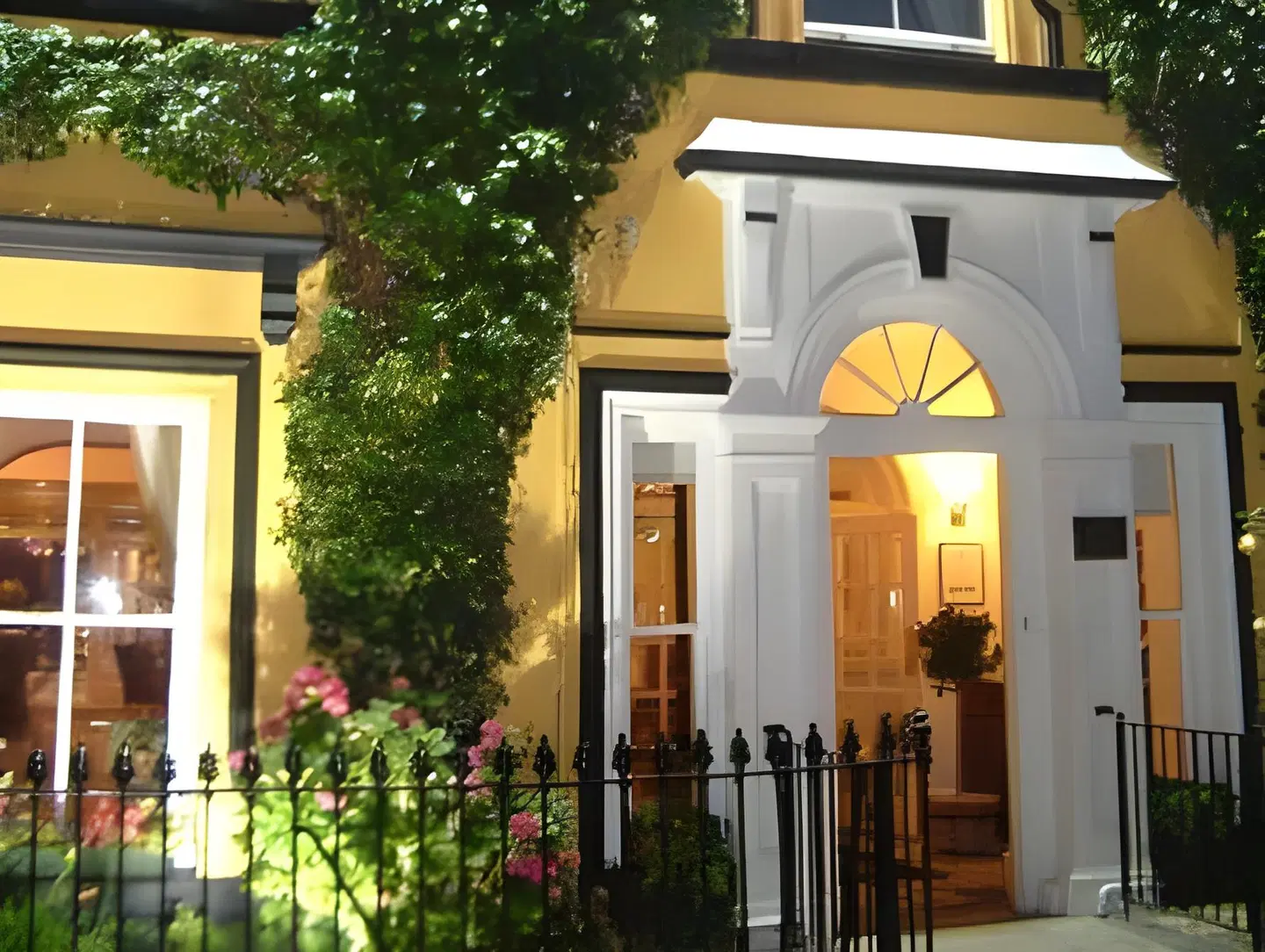 Listowel Arms EXTERIOR