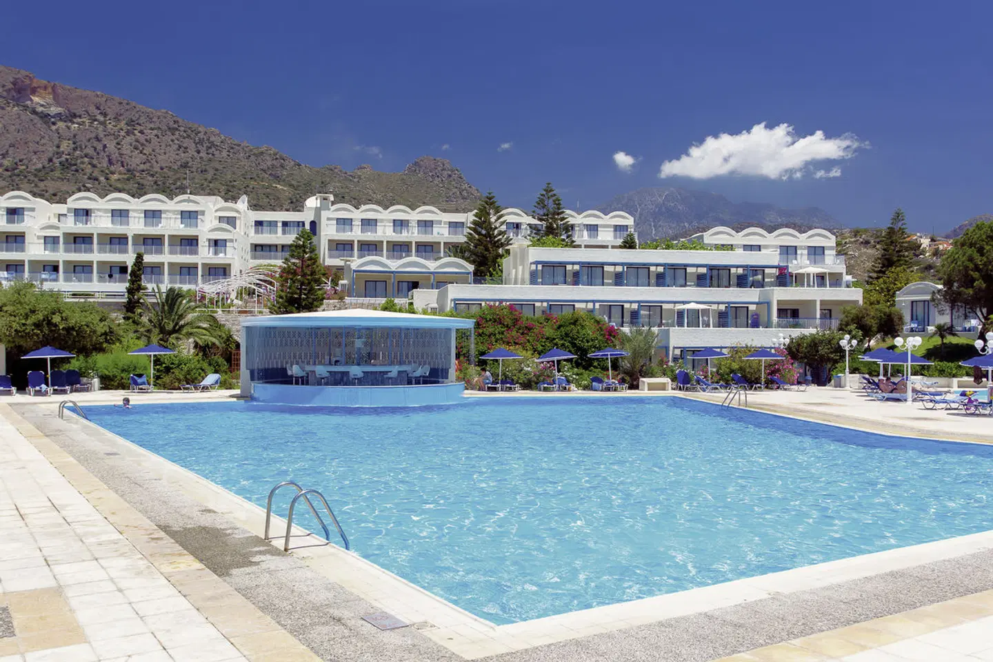 Mare Blue OUTDOOR_POOL