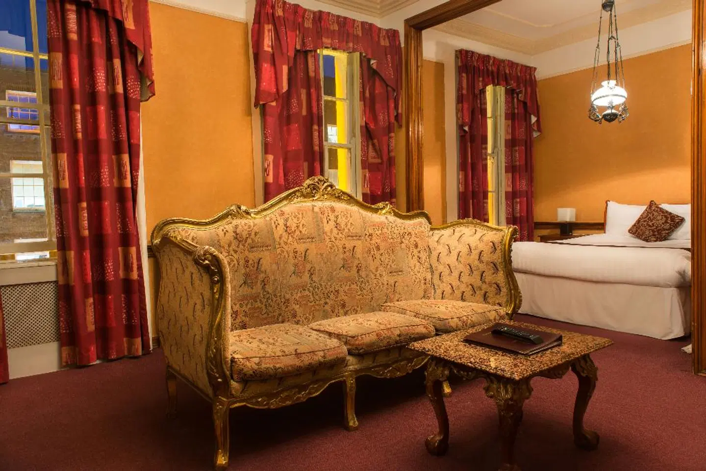 Russell Court ROOM_EXAMPLE