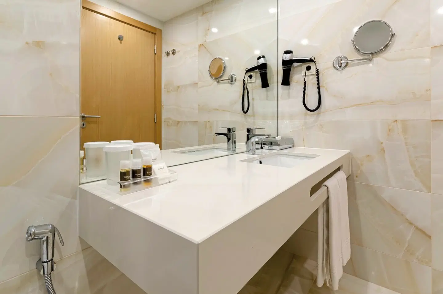 Turim Presidente Hotel BATHROOM