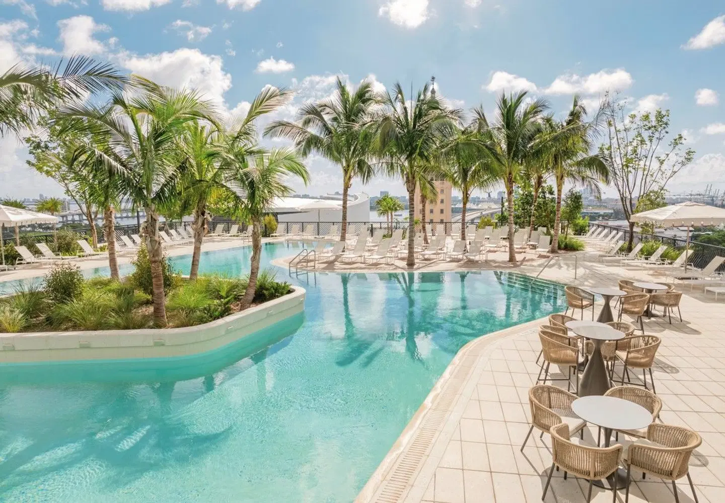 Gale Miami Hotel & Residences OUTDOOR_POOL
