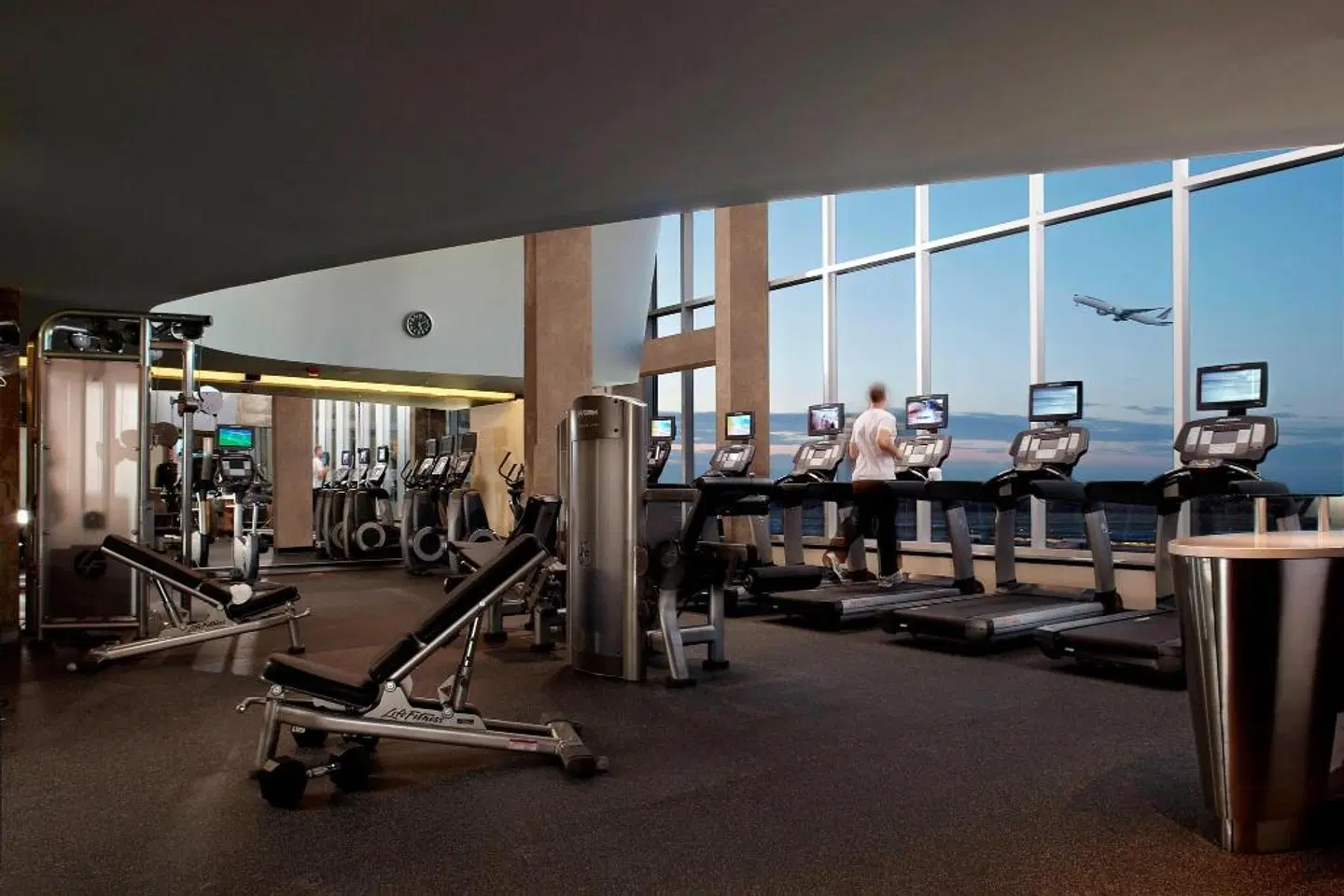 Montreal Airport Marriott In-Terminal Hotel SPORTS_AND_LEISURE