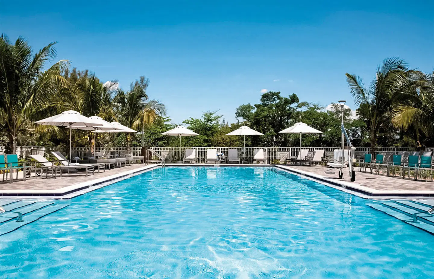 Even Miami Airport OUTDOOR_POOL