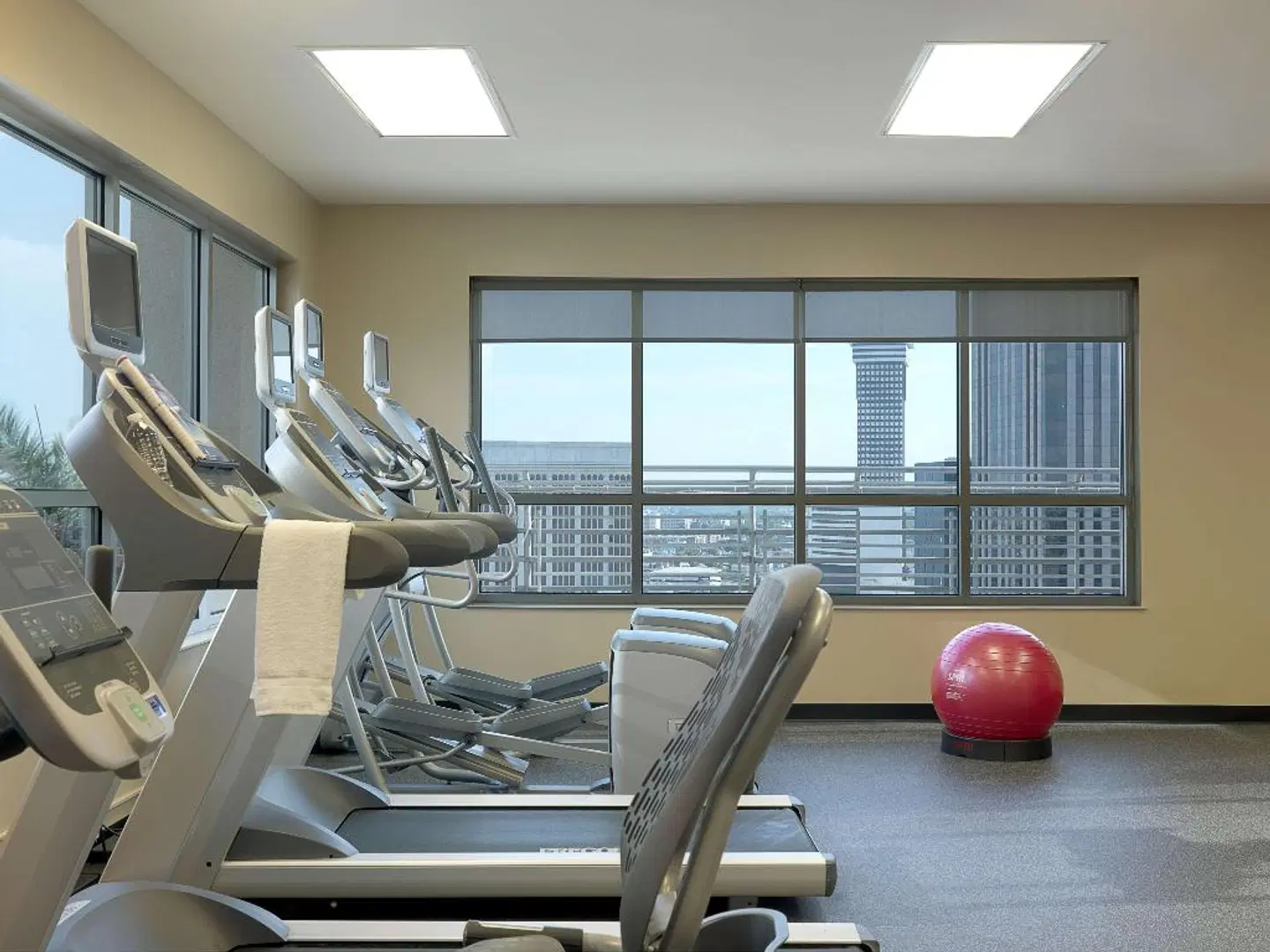 Hilton Garden Inn New Orleans French Quarter/CBD Hallenbad