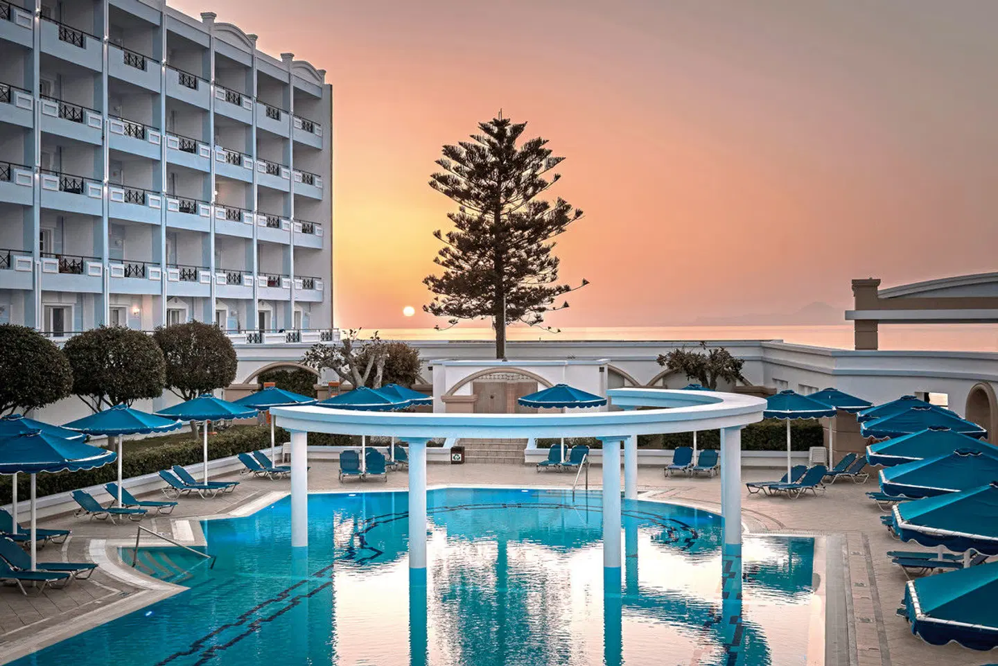 Mitsis Grand Hotel OUTDOOR_POOL