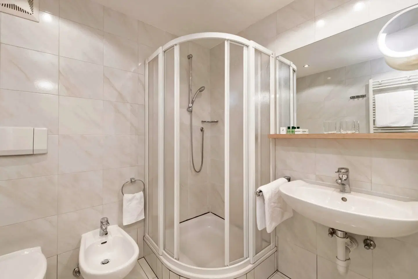 GrünerBaum Hotels Badezimmer