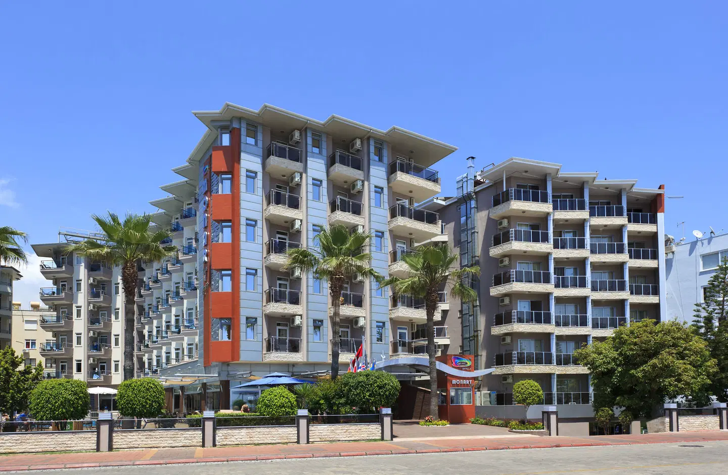 Monart City Hotel EXTERIOR