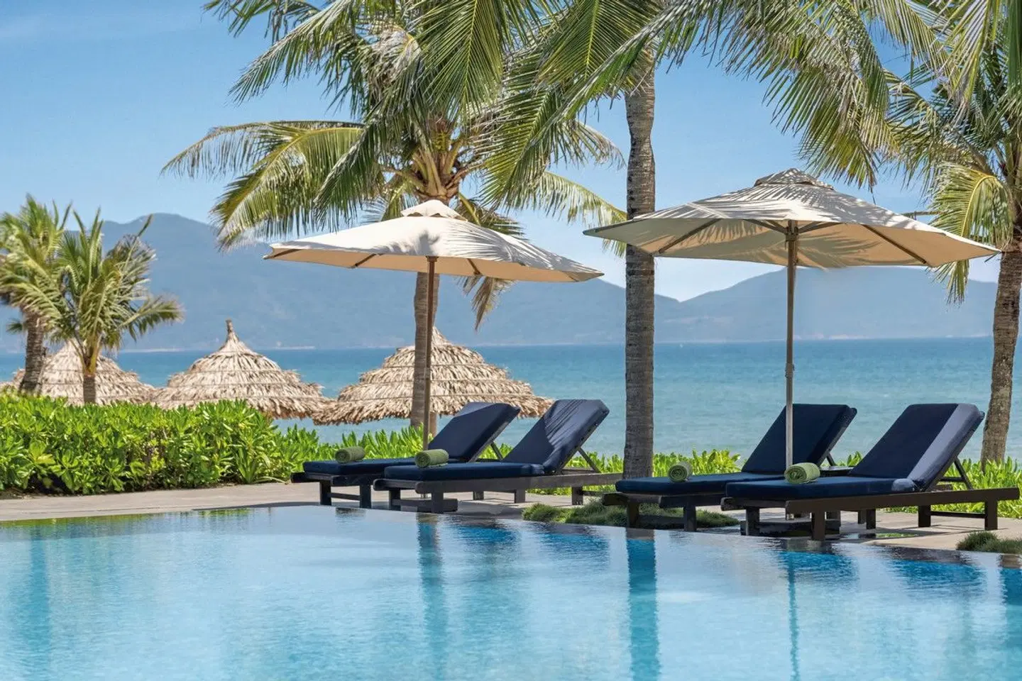 Melia Danang Beach Resort OUTDOOR_POOL