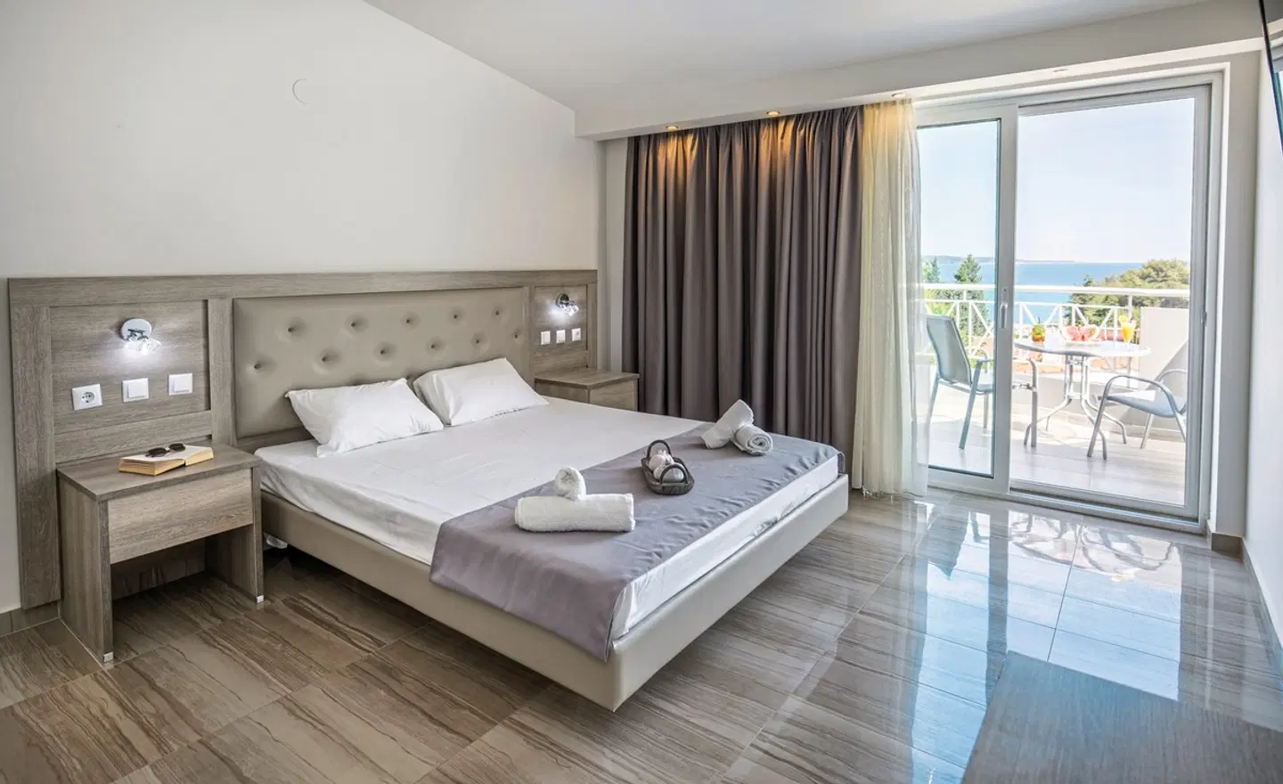 Green Bay ROOM_EXAMPLE