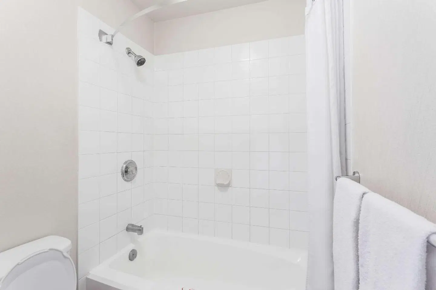 Super 8 by Wyndham Kelowna BC Badezimmer